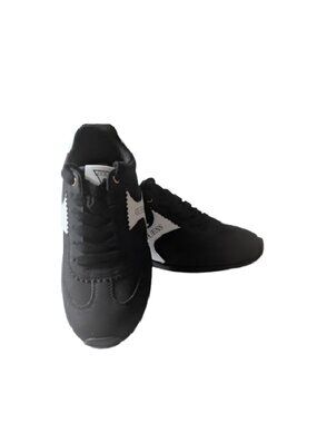 Guess Womens Black and White Lace Up Low Top Casual Sneakers Size 8 NWOB